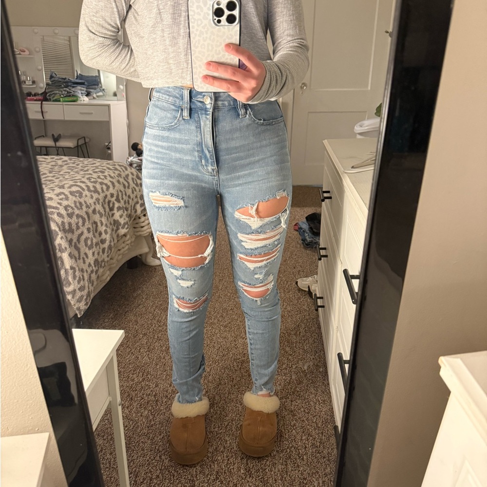 American Eagle Outfitters Light Blue Distressed Skinny Jeans